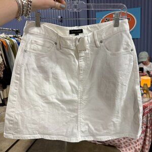 Banana Republic White Jean Skirt – Size 6